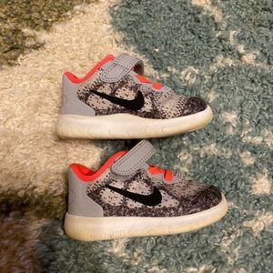 Size 4 toddler girl Nike’s